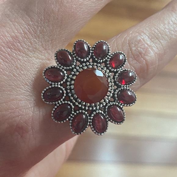 Garnet Cornelian sterling flower ring - Picture 1 of 4